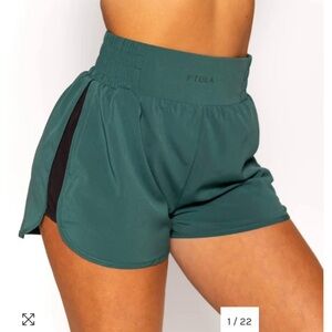 P'tula Women's Flow Shorts (green) - size XS